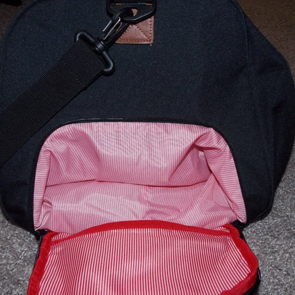 Herschel Novel Duffle - Picture 5 of 11